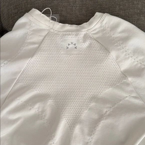 Varley seamless activewear three quarter sleeve crop top - Picture 4 of 6